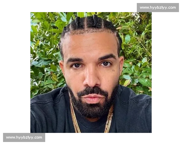 周一肌肉暴击!Drake 晒酒瓶肌肉照,新专辑Iceman预热引期待 周一肌肉暴击!Drake 晒酒瓶肌肉照,新专辑Iceman预热引期待